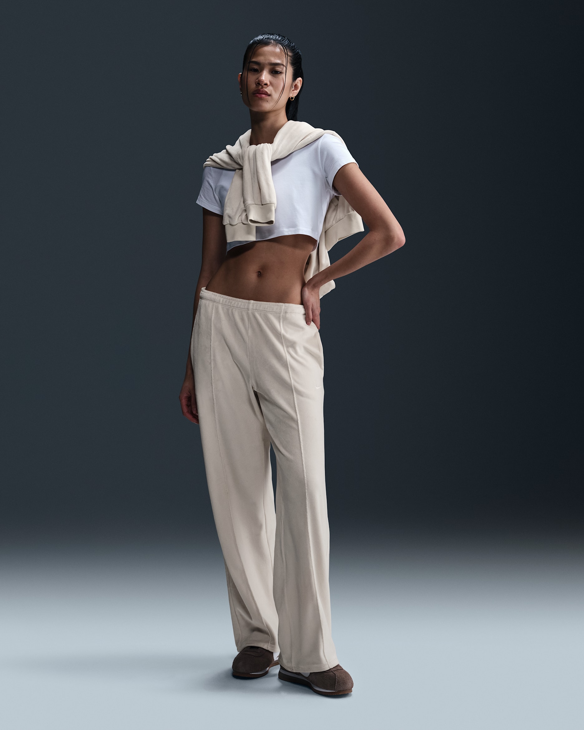 Nike Sportswear Chill Knit Women's Mid-Rise Velour Pants. Nike.com